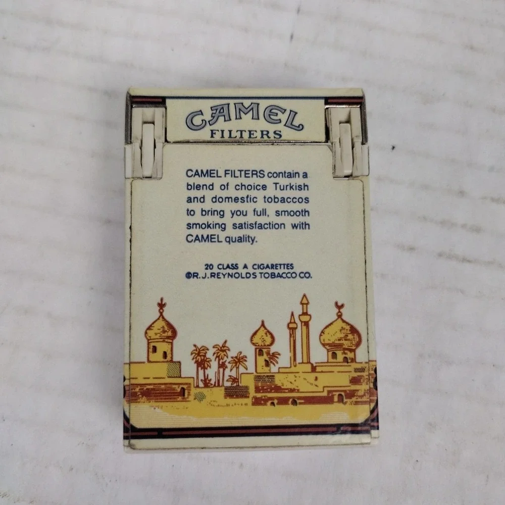 VTG CAMEL Y2K 90's Classic Camel Pack Lighter Flip-Top Cigarette Pack